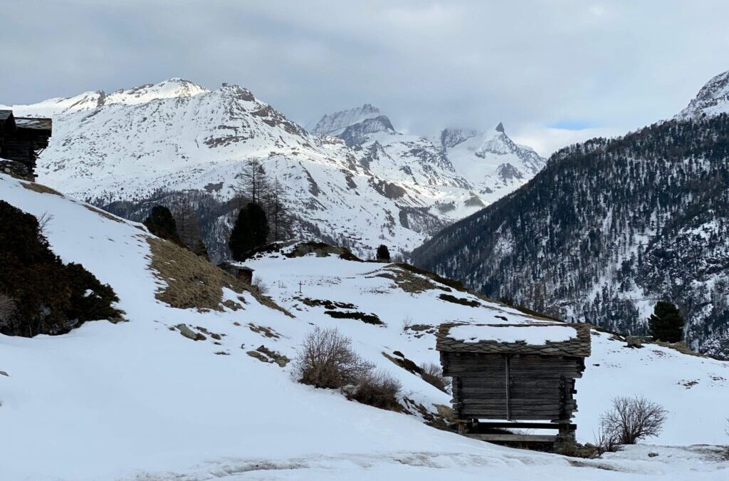 Découvrez les photos de la cabane des Praz
